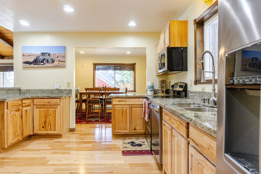Full kitchen image 1