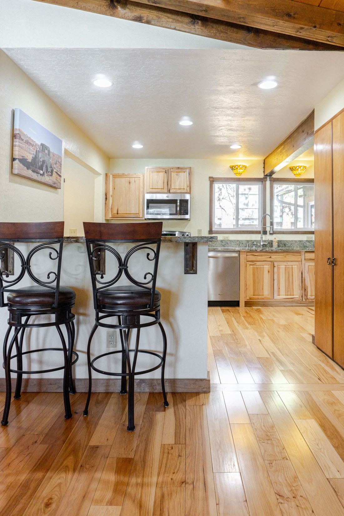 Full kitchen image 2