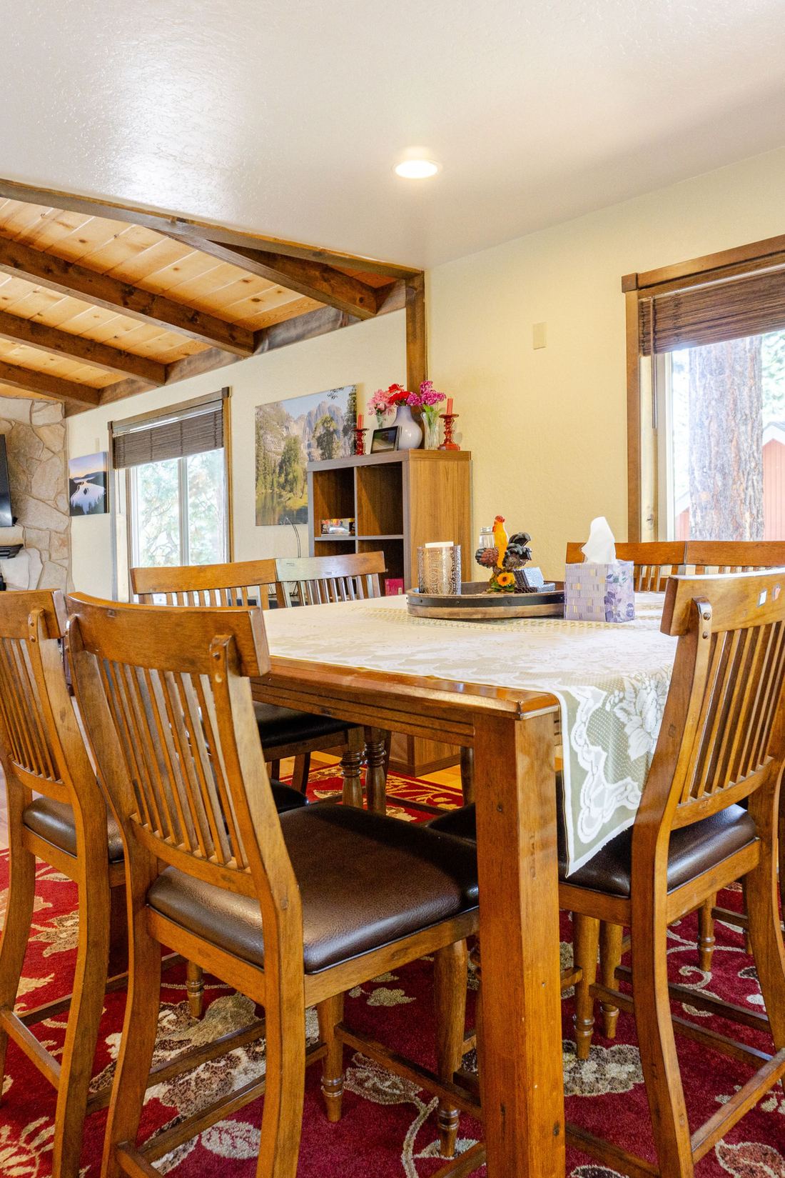 Dining area image 3
