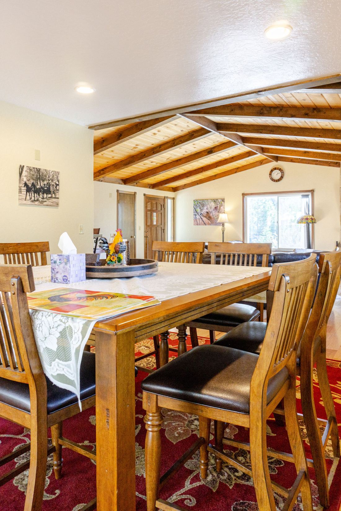 Dining area image 4